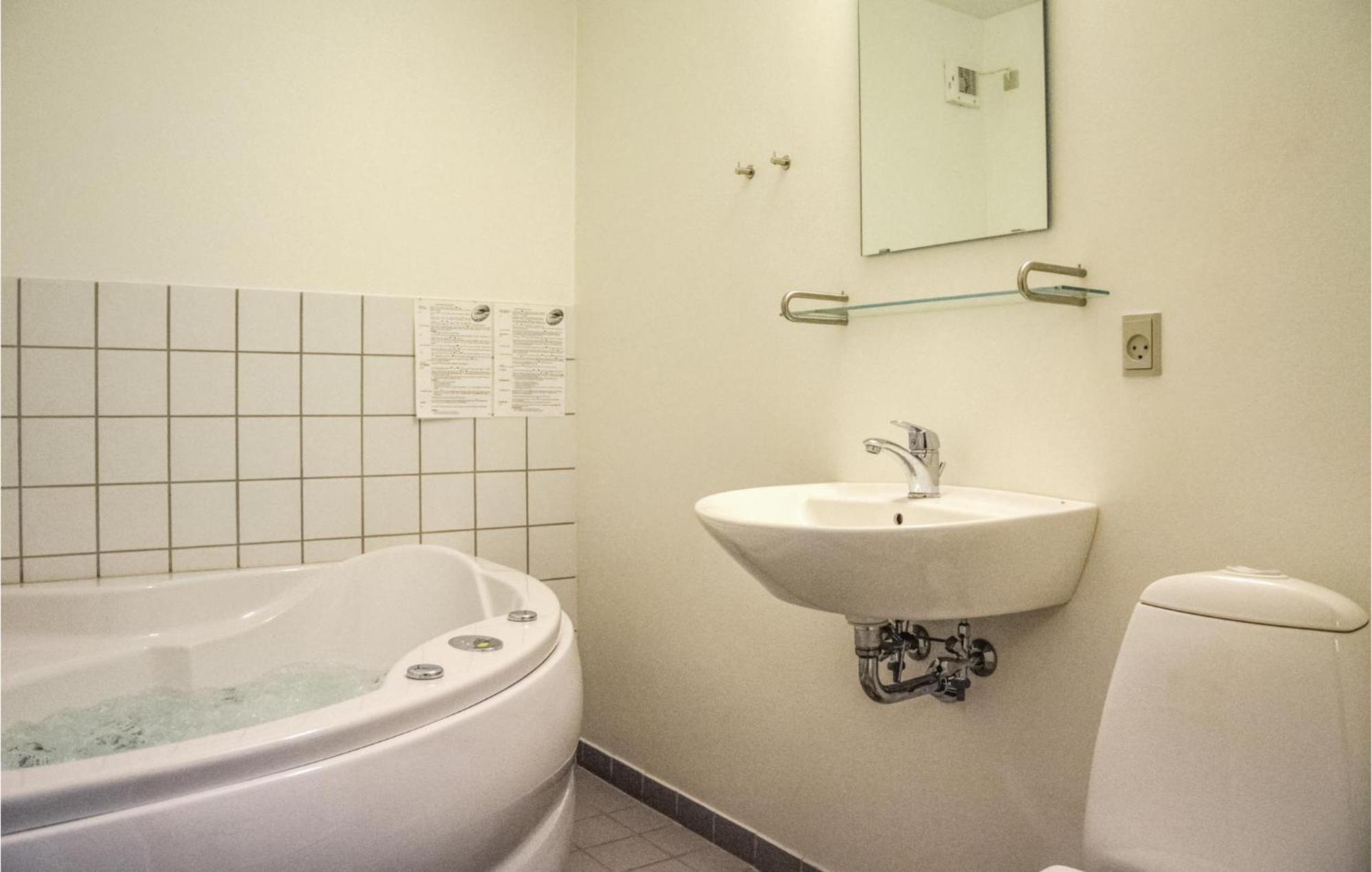 2 Bedroom Gorgeous Home In Hvide Sande Bagian luar foto